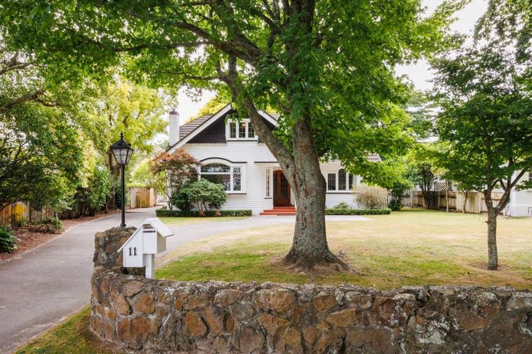 Photo of property in 11 Elmira Avenue, Hokowhitu, Palmerston North, 4410