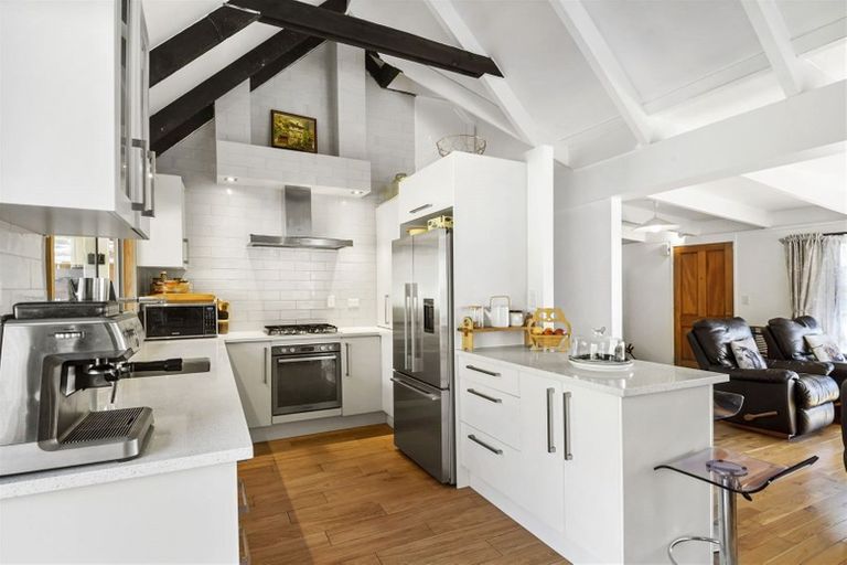 Photo of property in 13 Oaktree Avenue, Browns Bay, Auckland, 0630