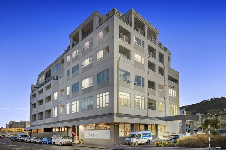 Photo of property in Stadium Garden Flats, 316/107 Thorndon Quay, Pipitea, Wellington, 6011