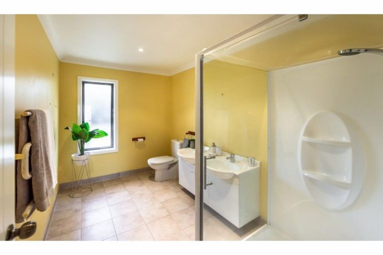 Photo of property in 36 Rockview Place, Mount Pleasant, Christchurch, 8081