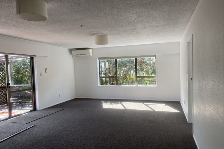 Photo of property in 1/25 Lincoln Road, Henderson, Auckland, 0610