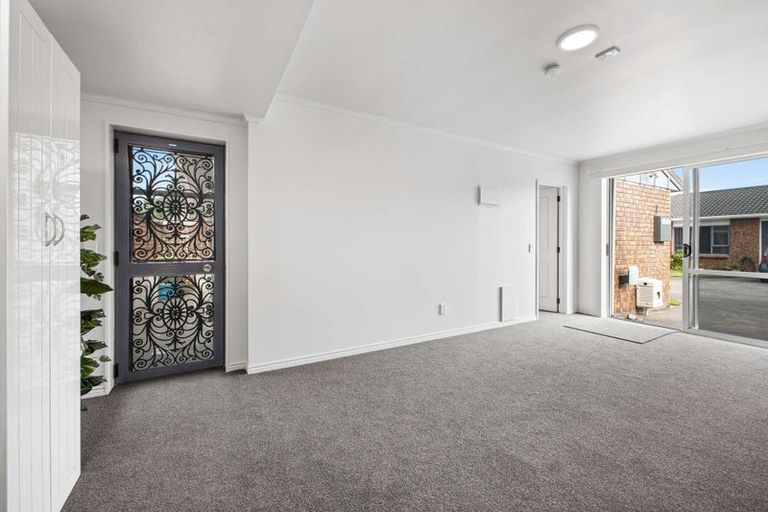 Photo of property in 4/49 Sackville Street, Fitzroy, New Plymouth, 4312