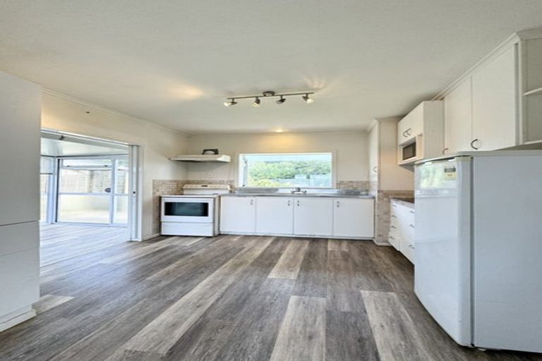 Photo of property in 36 Pooks Road, Ranui, Auckland, 0612