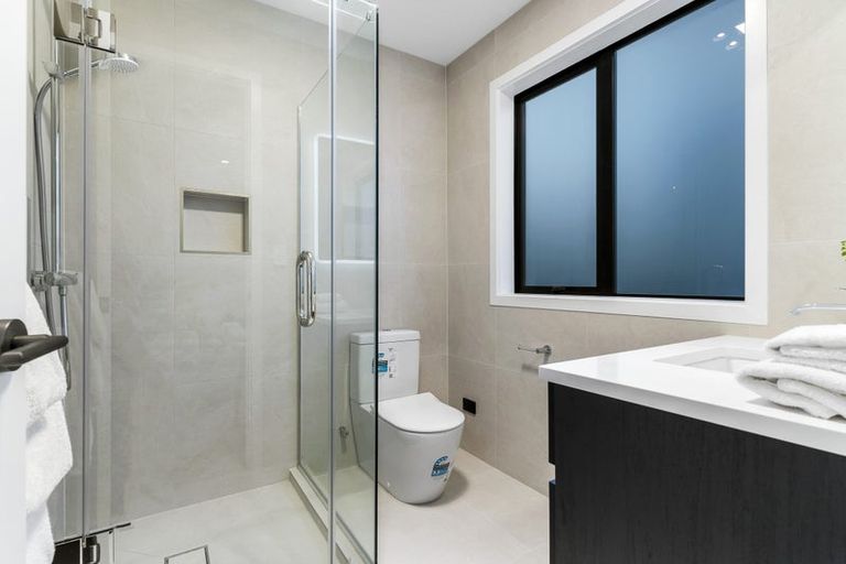 Photo of property in 28a Oliver Twist Avenue, Mellons Bay, Auckland, 2014