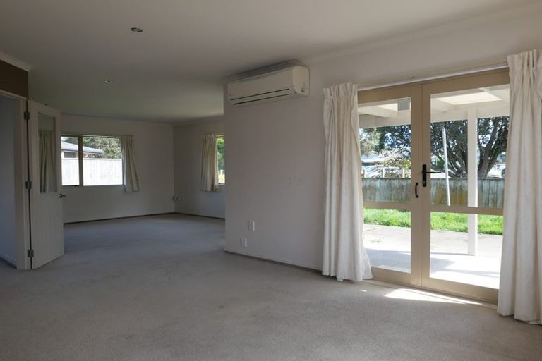 Photo of property in 9 Cabernet Close, Paraparaumu, 5032