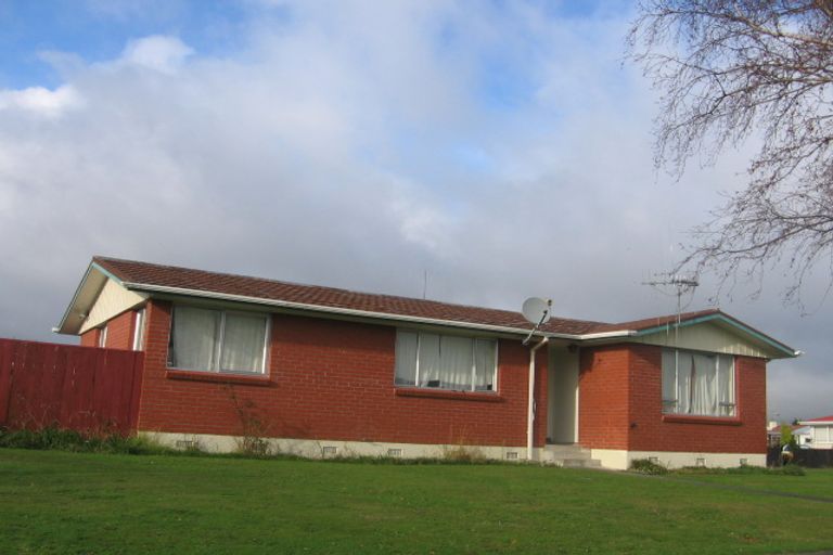 Photo of property in 24 Charwell Place, Highbury, Palmerston North, 4412