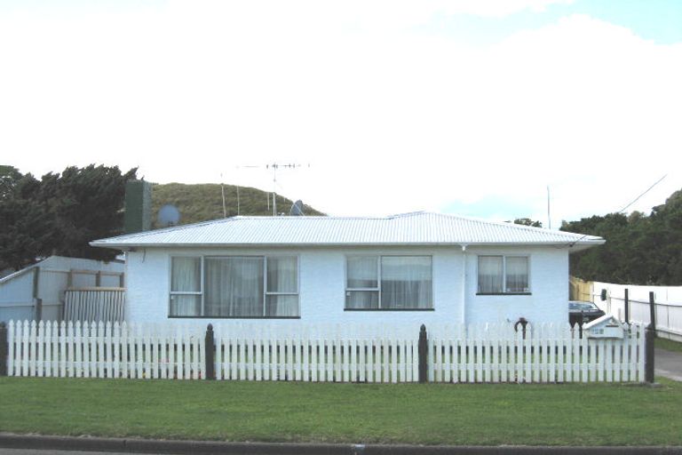Photo of property in 166 Karaka Street, Castlecliff, Whanganui, 4501