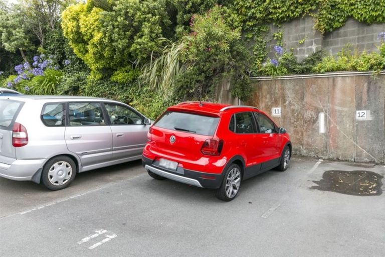 Photo of property in Hobson Court Flats, 51/70 Hobson Street, Thorndon, Wellington, 6011