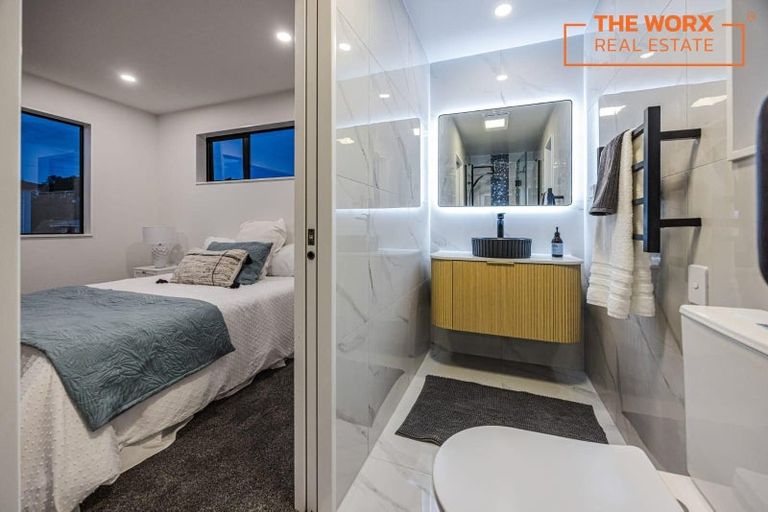 Photo of property in 32a Grande Vue Road, Hillpark, Auckland, 2102