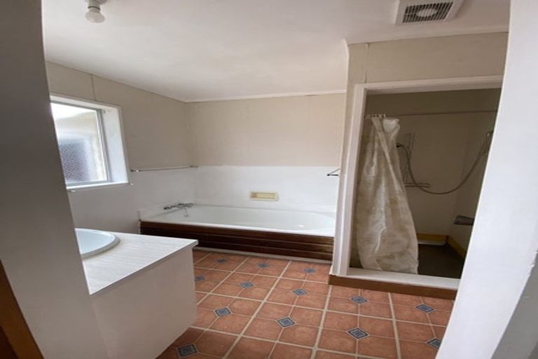 Photo of property in 11 Winiata Place, Otaki, 5512