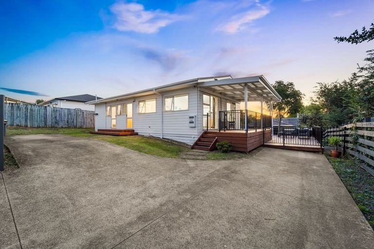 Photo of property in 21a Sabot Place, Massey, Auckland, 0614