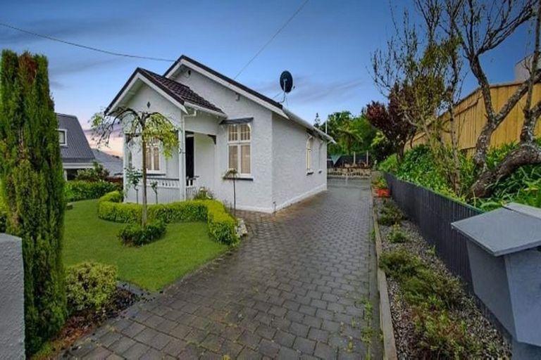 Photo of property in 16 Tawa Street, Gonville, Whanganui, 4501