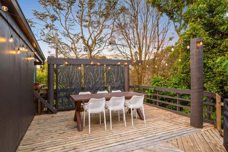 Photo of property in 1/5 Glenbush Place, Birkenhead, Auckland, 0626