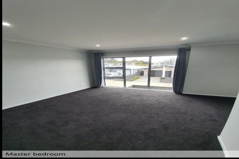 Photo of property in 6 Tieke Lane, Kenepuru, Porirua, 5022