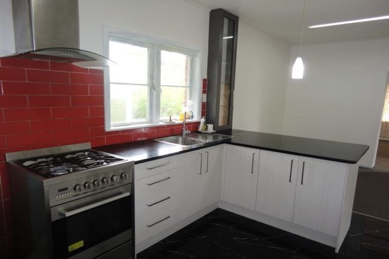 Photo of property in 1/165 Titirangi Road, New Lynn, Auckland, 0600