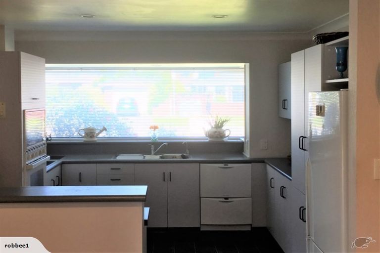 Photo of property in 8 Easton Way, Levin, 5510