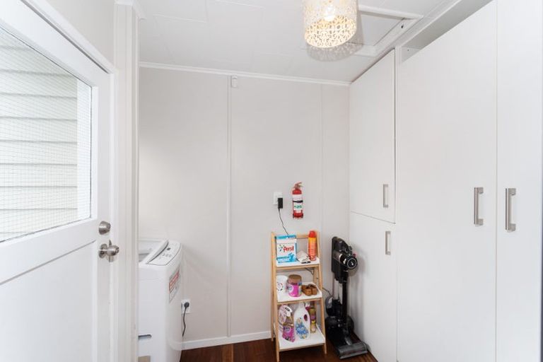 Photo of property in 25a Waipani Road, Te Atatu Peninsula, Auckland, 0610