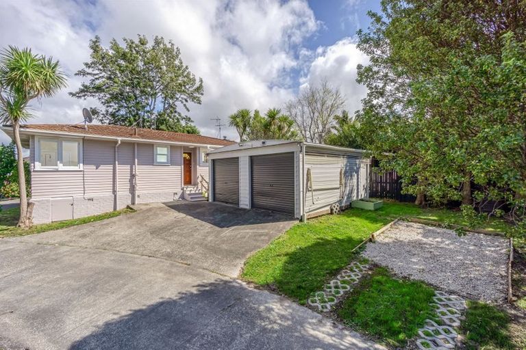 Photo of property in 18 Poto Street, Te Atatu South, Auckland, 0610