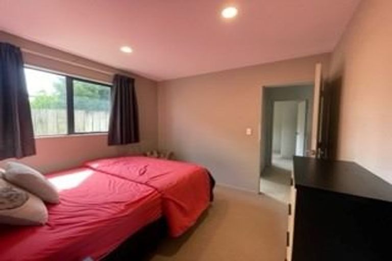 Photo of property in 2 Fortunes Road, Half Moon Bay, Auckland, 2012