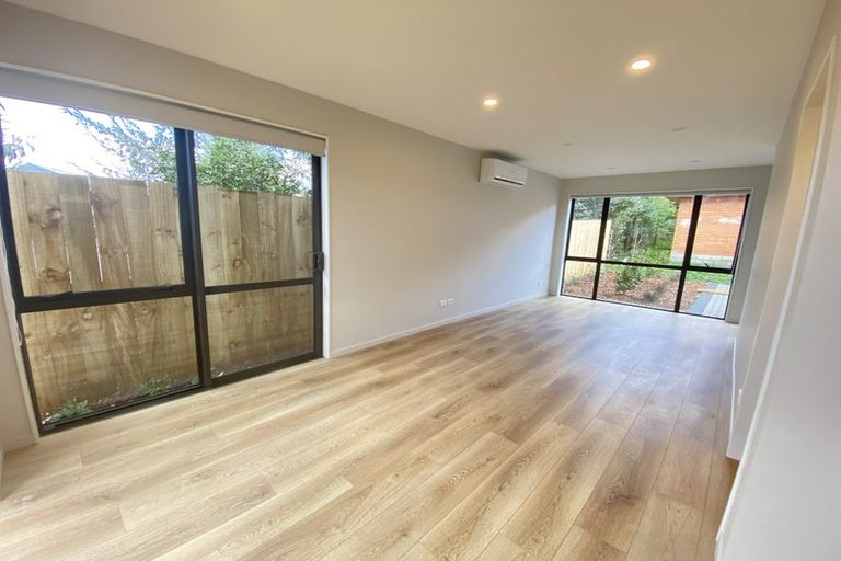 Photo of property in 3f Westall Road, New Lynn, Auckland, 0600