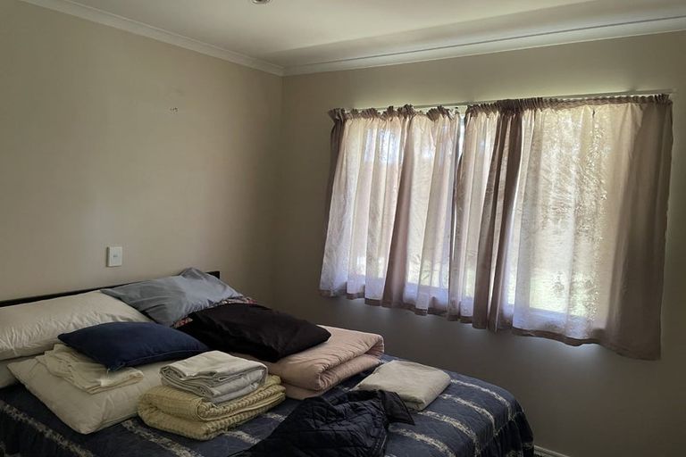 Photo of property in 21 Frank Knight Place, Waiuku, 2123