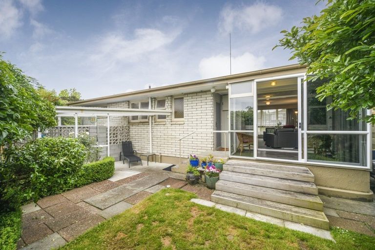 Photo of property in 22 Anaru Place, Awapuni, Palmerston North, 4412
