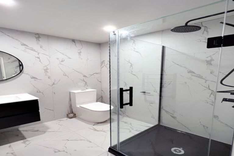 Photo of property in 15 Oaktree Avenue, Browns Bay, Auckland, 0630