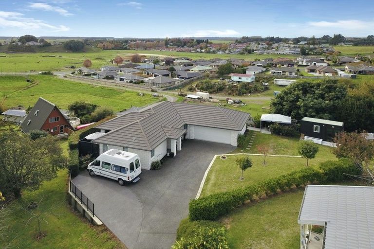 Photo of property in 8c Wiltshire Place, Te Puke, 3119