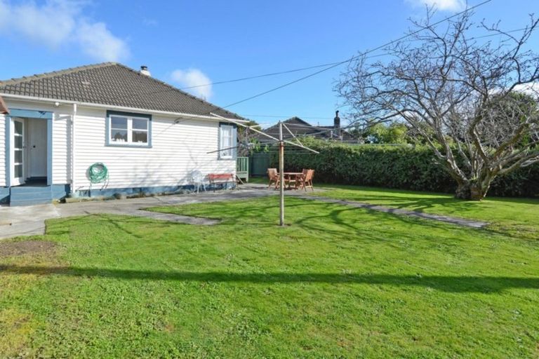 Photo of property in 39 Atiawa Crescent, Waiwhetu, Lower Hutt, 5010