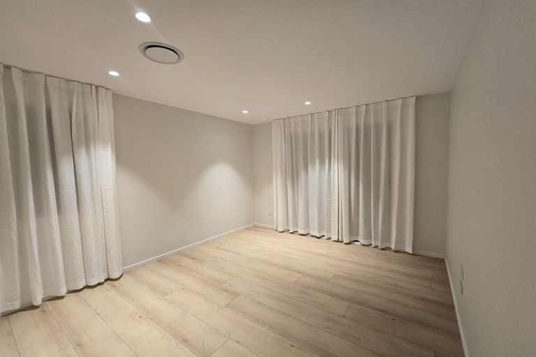 Photo of property in 14b Isobel Road, Greenhithe, Auckland, 0632