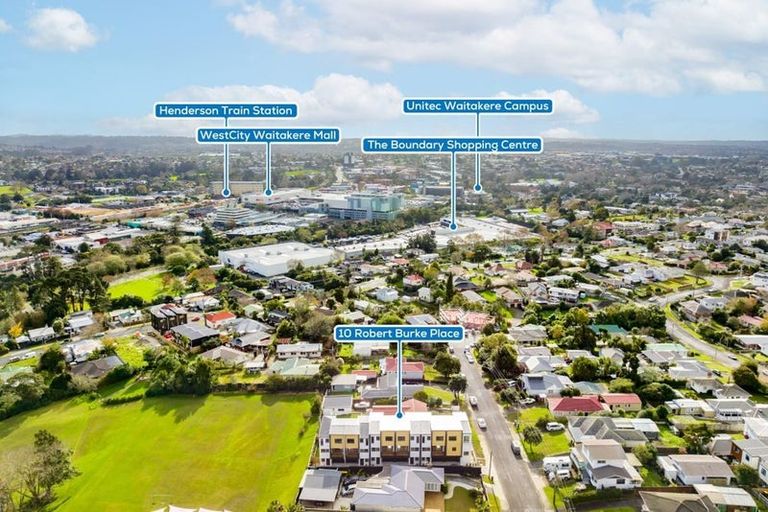 Photo of property in 10f Robert Burke Place, Henderson, Auckland, 0612