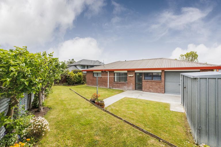 Photo of property in 8 Colorado Crescent, Milson, Palmerston North, 4414