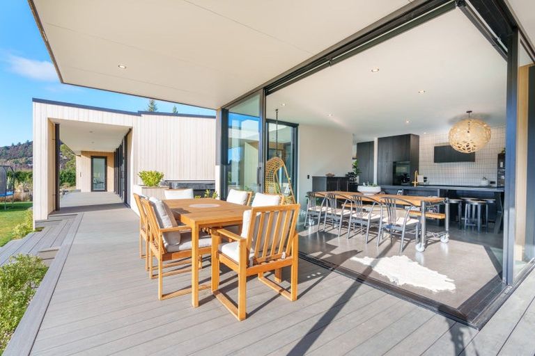 Photo of property in 1 Mcrae Rise, Wanaka, 9305