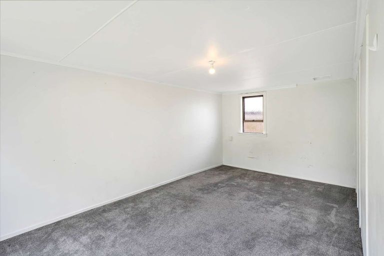 Photo of property in 21 Edgeware Road, Palmerston North, 4410
