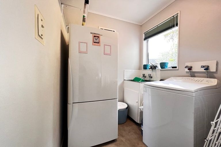 Photo of property in 1/27 Midgley Road, West Harbour, Auckland, 0618