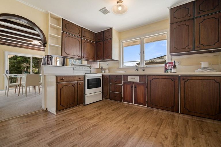 Photo of property in 11 Daniels Road, Redwood, Christchurch, 8051