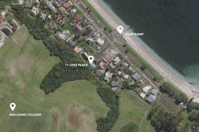 Photo of property in 11 Luke Place, Eastern Beach, Auckland, 2012