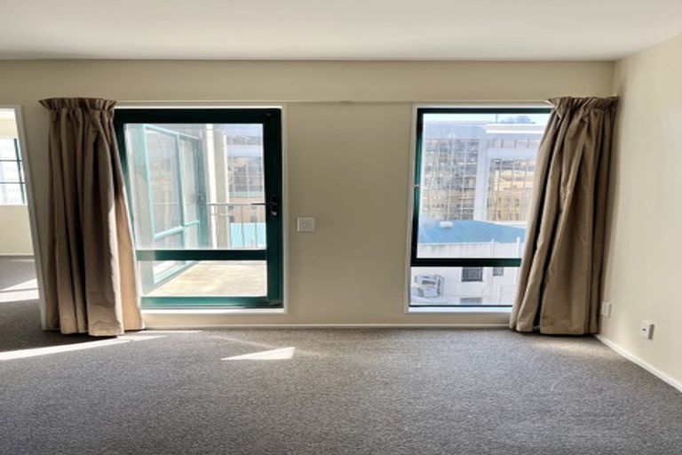 Photo of property in Courtenay Apartments, 505/120 Courtenay Place, Te Aro, Wellington, 6011