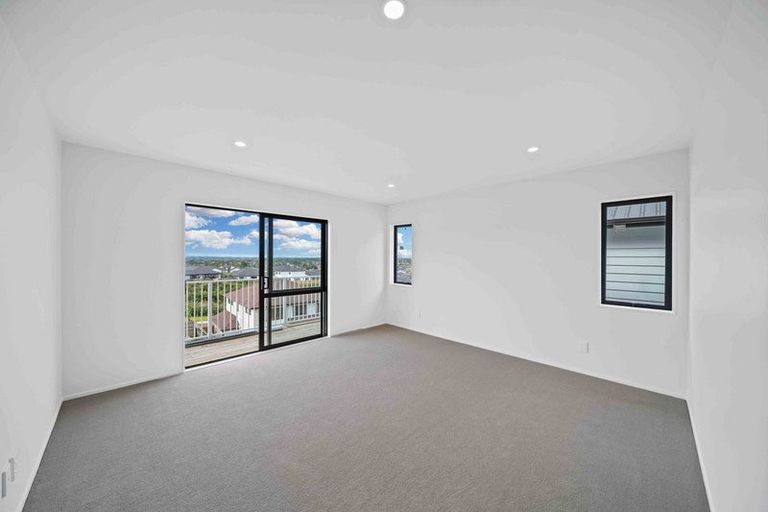 Photo of property in 19 Nola Dawn Avenue, Papakura, 2110