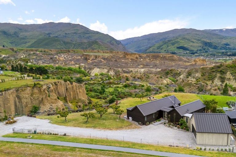 Photo of property in 112 Hall Road, Bannockburn, Cromwell, 9384