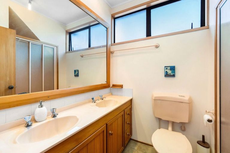 Photo of property in 12 Cooper Road, Stanmore Bay, Whangaparaoa, 0932