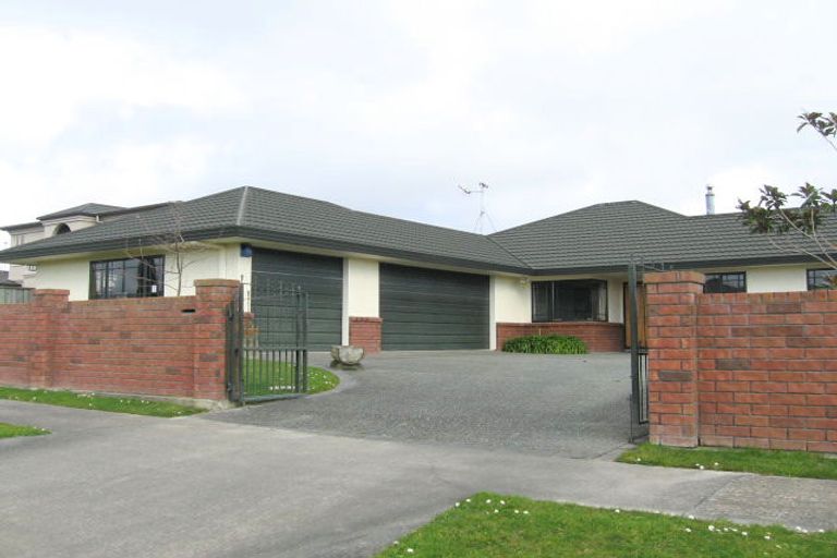 Photo of property in 142 Pacific Drive, Fitzherbert, Palmerston North, 4410