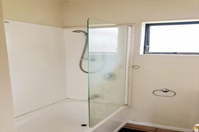 Photo of property in 21 Seabrook Avenue, New Lynn, Auckland, 0600