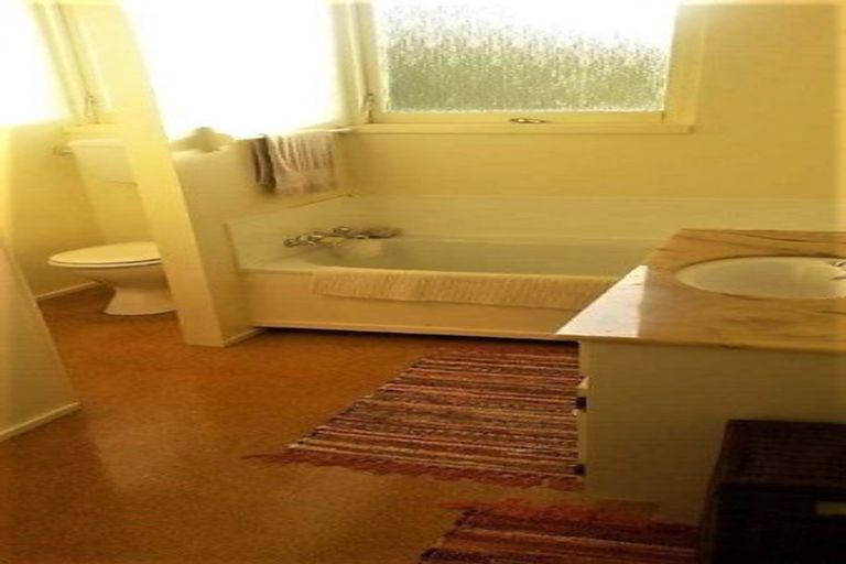 Photo of property in 2/56 Peach Road, Glenfield, Auckland, 0629