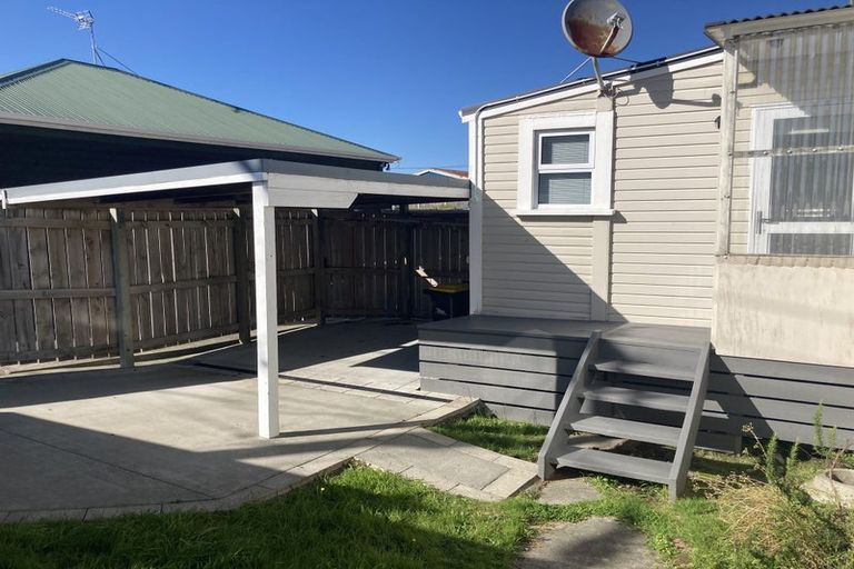 Photo of property in 17 Queens Drive, Kilbirnie, Wellington, 6022