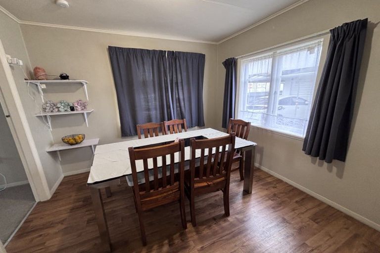 Photo of property in 27 Duff Crescent, Highbury, Palmerston North, 4412