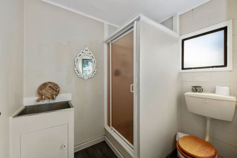 Photo of property in 1 Tapestry Grove, Silverstream, Upper Hutt, 5019