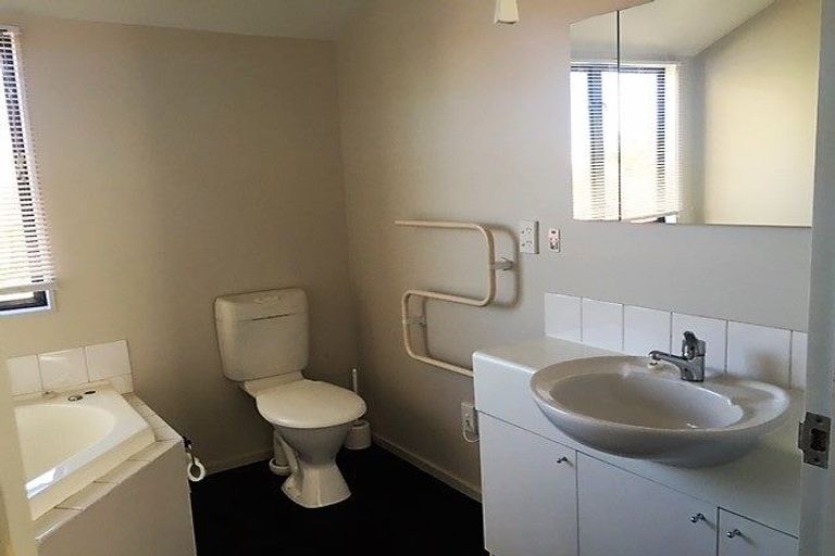 Photo of property in 5/245a Bealey Avenue, Christchurch Central, Christchurch, 8013