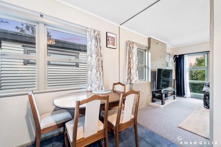 Photo of property in 4 Sunnyside Road, Sunnyvale, Auckland, 0612