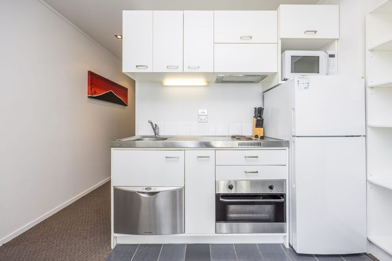 Photo of property in The Volt Apartments, 1025/430 Queen Street, Auckland Central, Auckland, 1010